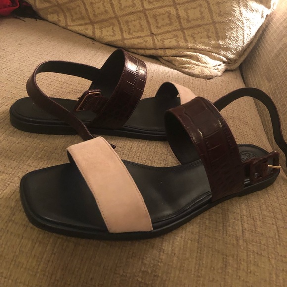 tory burch delaney sandal
